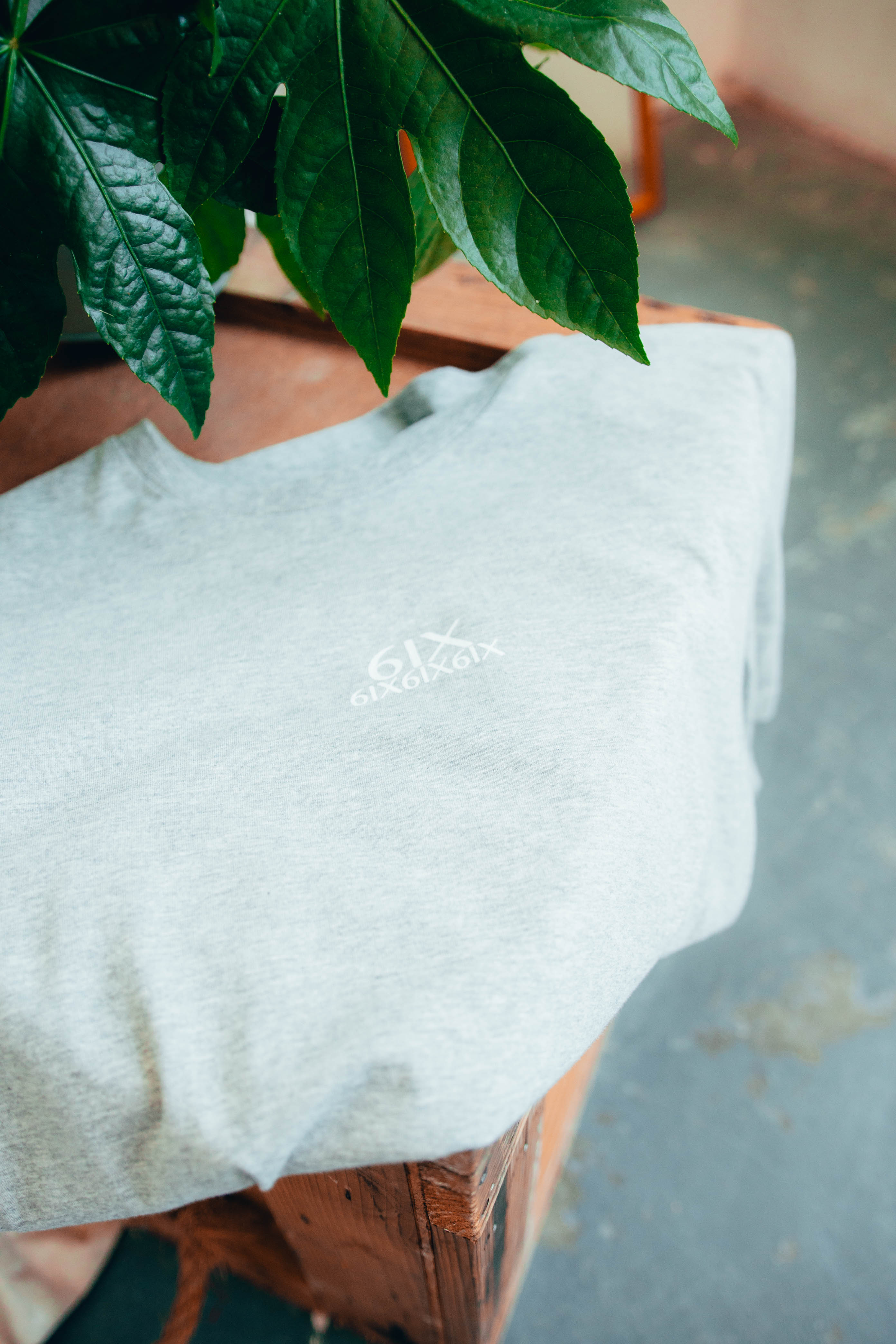 6IX CONTRAST LOGO TEE GREY - 6IX Collection 
