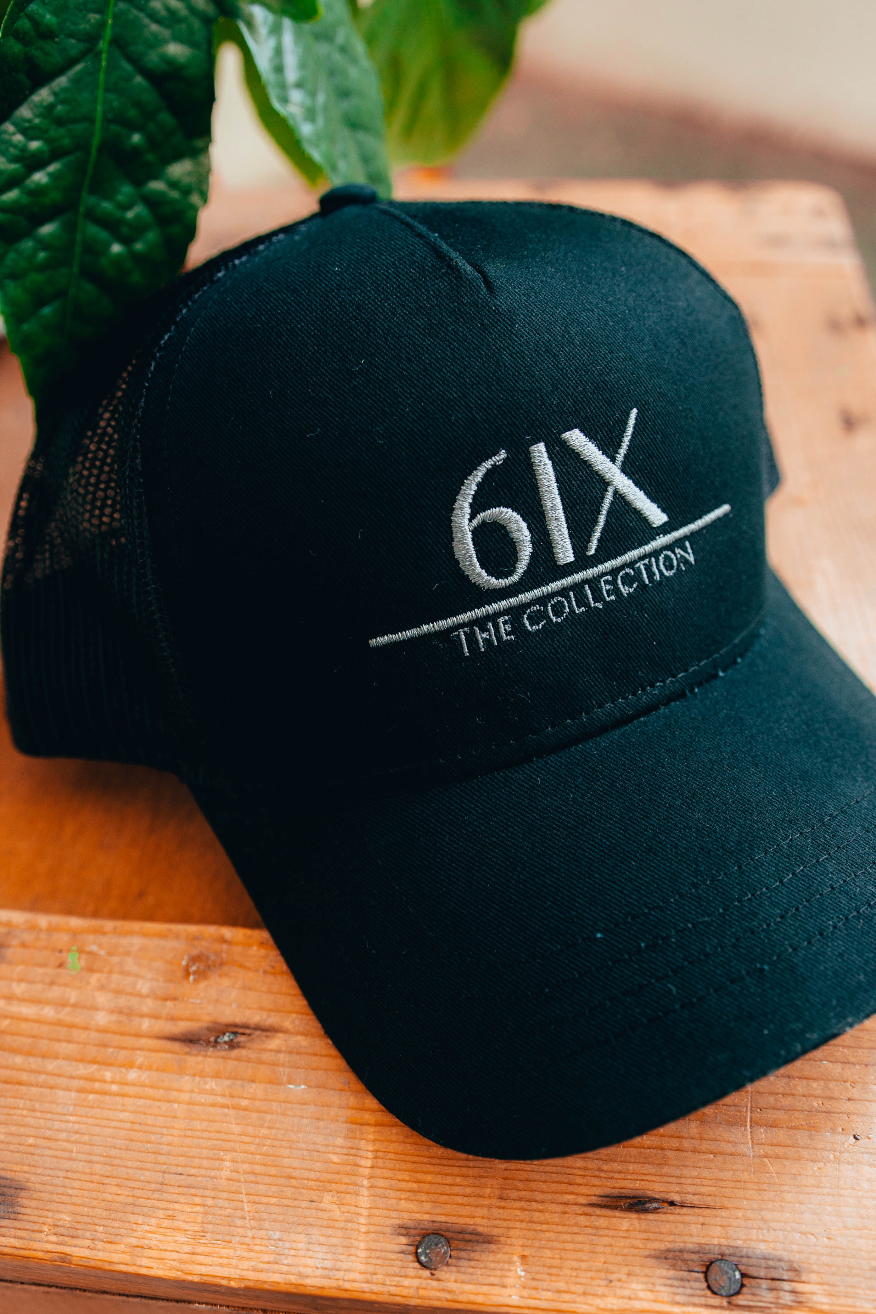 6IX LOGO CAP BLACK W/ GREY CONTRASTING & MESH PANEL - 6IX Collection 