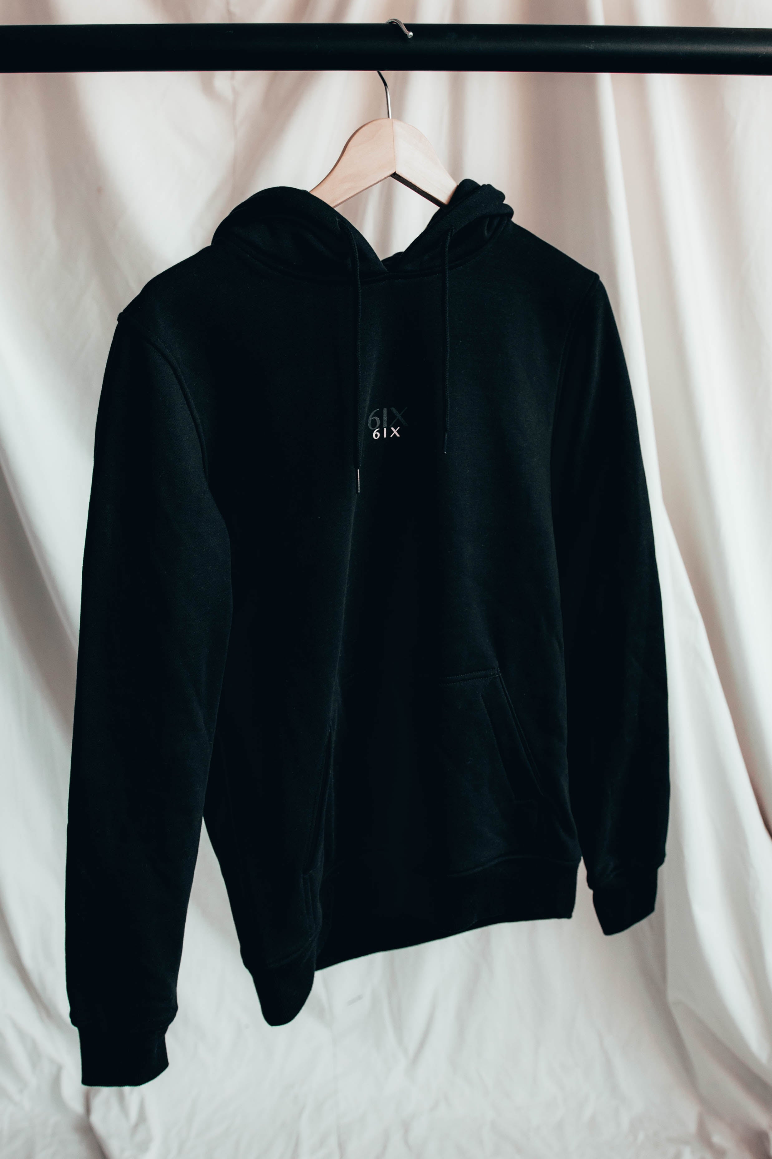 6IX CONTRAST LOGO HOODIE BLACK - 6IX Collection 